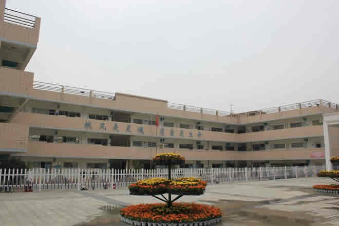 綿陽(yáng)高新區(qū)實(shí)驗(yàn)中學(xué)校園風(fēng)采