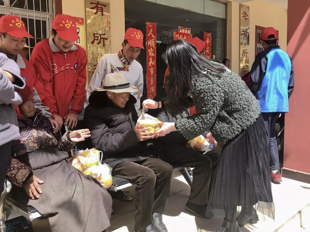 松潘中學(xué)舉辦“傳承革命精神、弘揚(yáng)愛國主義”校園文化