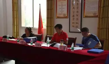 石河中學(xué)接受市“全國(guó)校園足球特色學(xué)?！痹u(píng)估檢查
