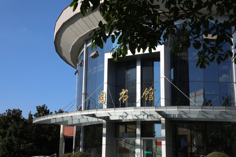 成都龍泉一中院校環(huán)境
