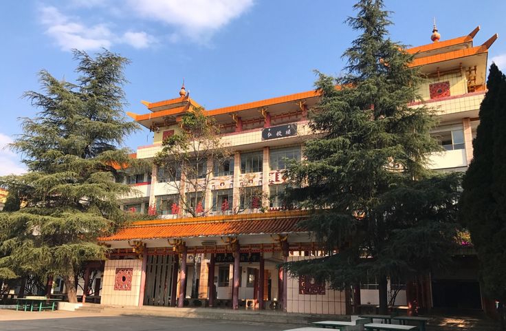涼山州民族中學(xué)地址在哪里？
