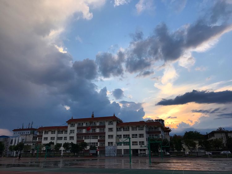 涼山州民族中學(xué)教學(xué)好不好？