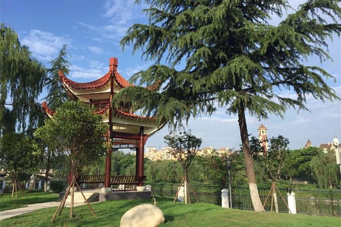成都市三原外國(guó)語(yǔ)學(xué)校地址在哪里？