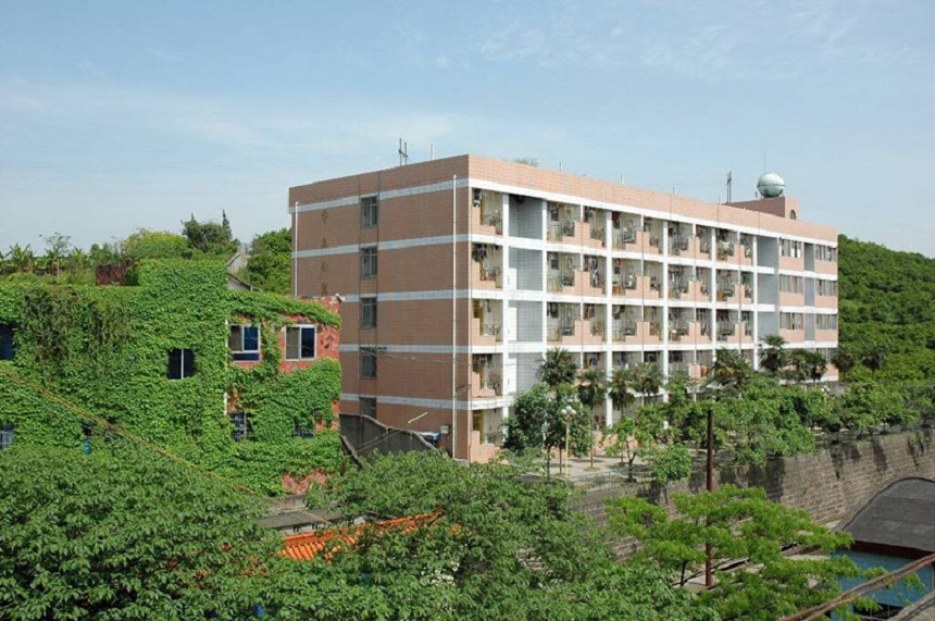 蒲江中學(xué)住校生周末如何管理？