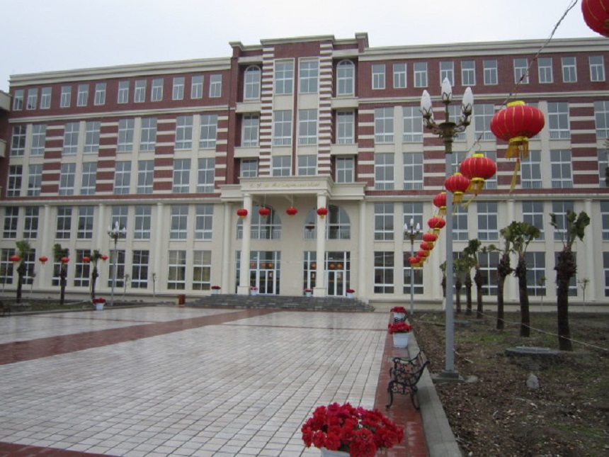 四川師范大學(xué)附屬第三實驗中學(xué)聯(lián)系電話是多少？