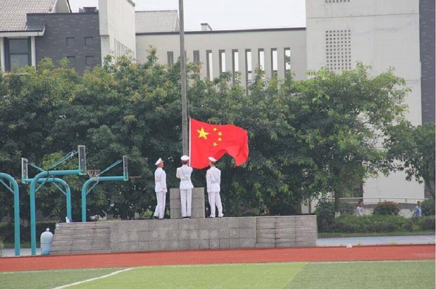 石室白馬中學近幾年的中考錄取分數(shù)線是多少？