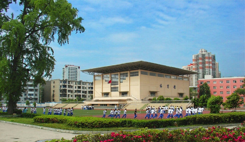 成都市第八中學(xué)2019年中考錄取分?jǐn)?shù)線是多少？