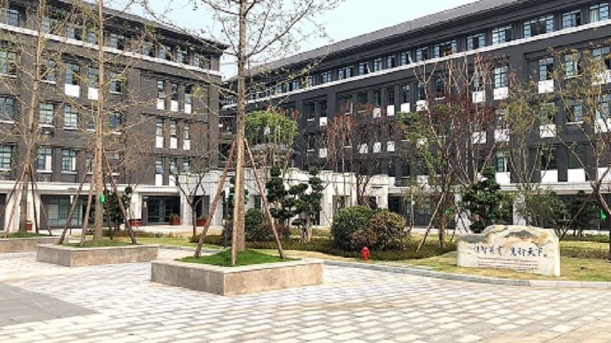 成都第二十中學(xué)校園環(huán)境好不好、怎么樣？