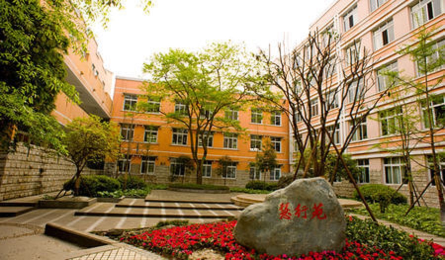 郫縣二中校園環(huán)境怎么樣？