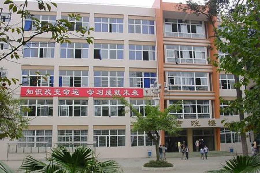 新都二中校園環(huán)境怎么樣？