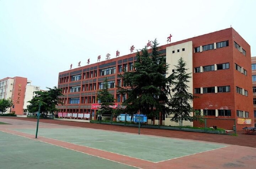 江油一中是公辦院校嗎？