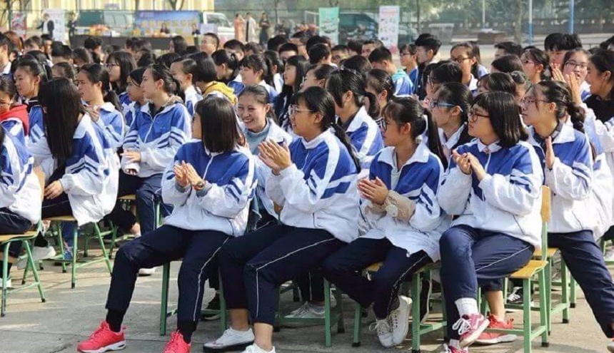 資陽外國語學校環(huán)境、教學設施好不好？