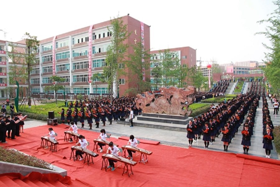 綿陽中學(xué)實(shí)驗(yàn)學(xué)校聯(lián)系電話是多少？