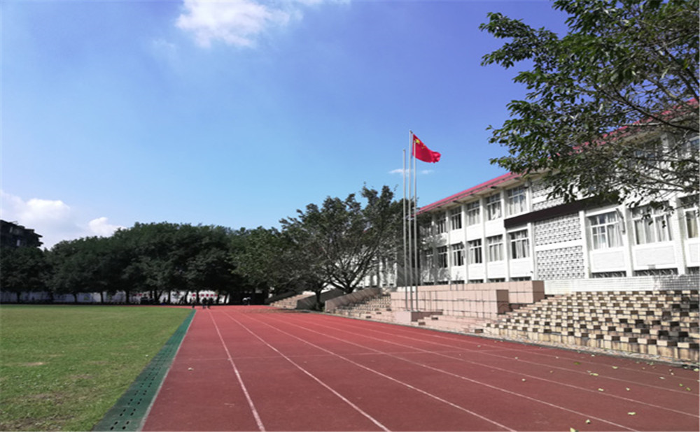 五通橋中學校園環(huán)境怎么樣？