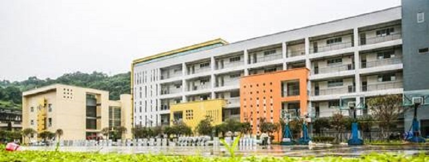 雅安二中寢室、校園環(huán)境怎么樣？