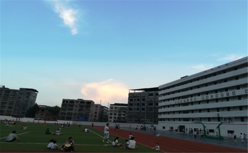 鐵佛中學(xué)學(xué)校詳細(xì)地址在什么地方？