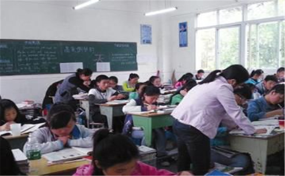奇章中學(xué)2020年中考錄取分?jǐn)?shù)線是多少分？
