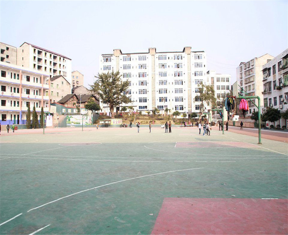 渠縣清溪中學(xué)學(xué)校環(huán)境怎么樣？