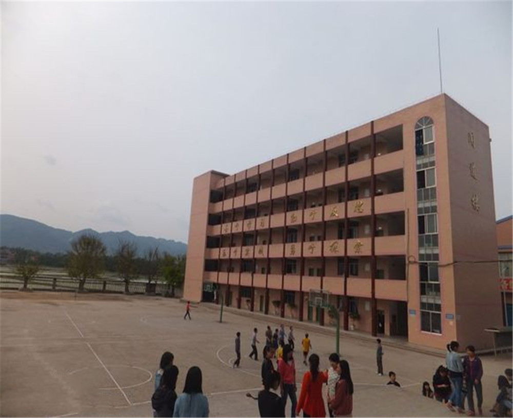 開江縣任市中學(xué)的詳細(xì)地址在什么地方？
