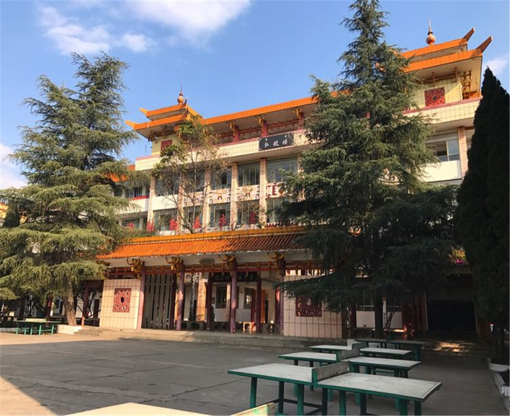 涼山州民族中學(xué)學(xué)校招辦電話是多少？