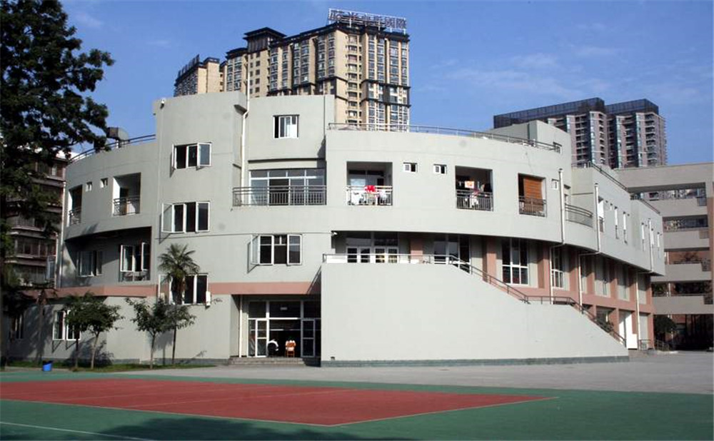 成都市鹽道街中學(xué)的老師怎么樣？
