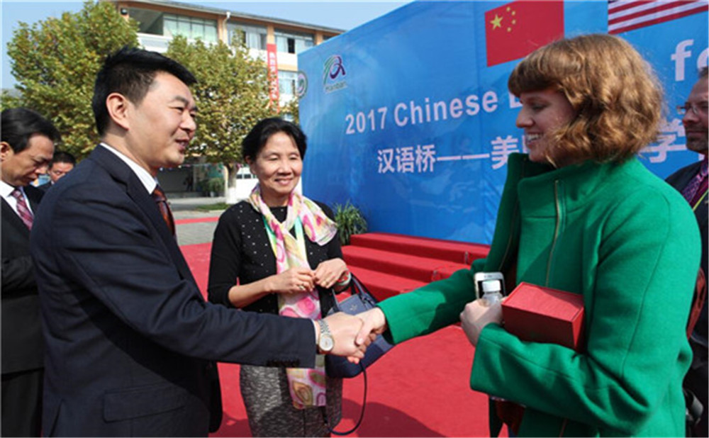 城廂中學(xué)外招生一年的學(xué)費是多少？