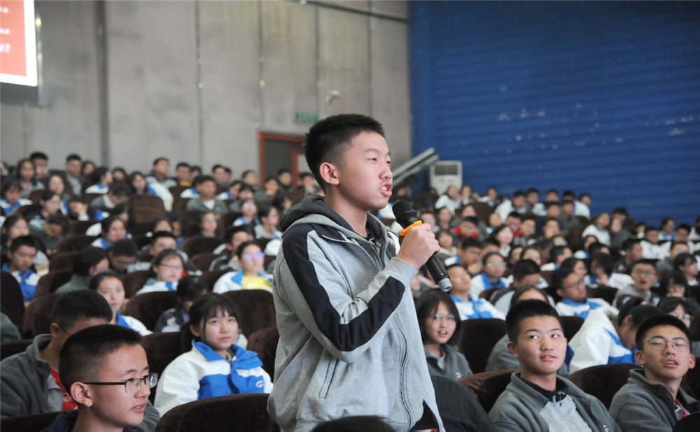 成都棠湖外國語學(xué)校怎么樣？