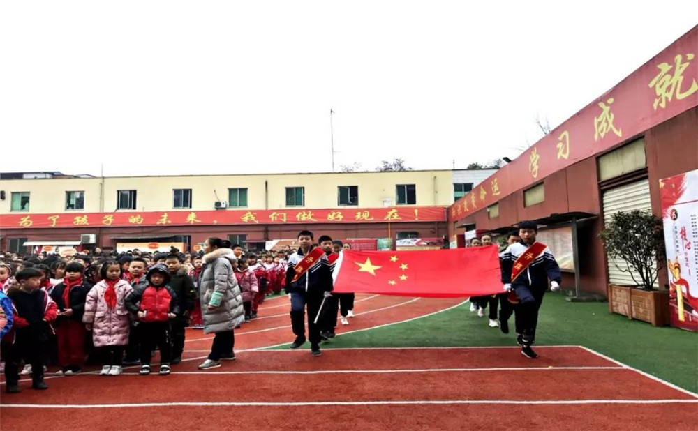 成都文武學(xué)校去年的錄取分?jǐn)?shù)線是多少？