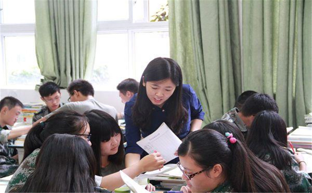 八一聚源高級(jí)中學(xué)的老師怎么樣？