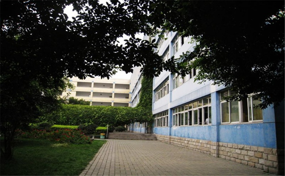 四川師范大學(xué)實(shí)驗(yàn)外國(guó)語(yǔ)學(xué)校近三年的錄取分?jǐn)?shù)是說(shuō)多少？
