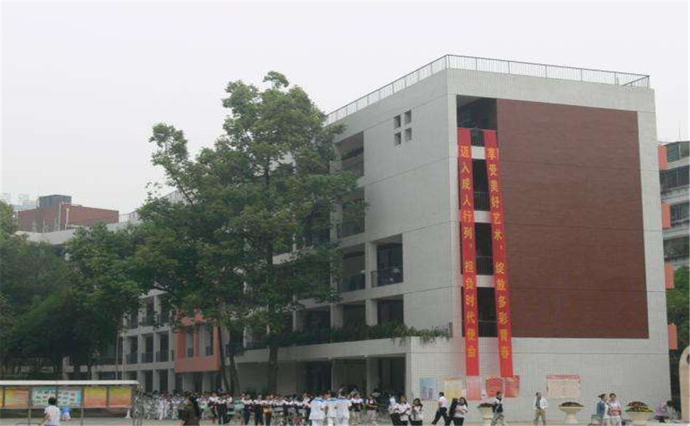 成都市石室聯(lián)中蜀華分校近三年的錄取分?jǐn)?shù)是多少？
