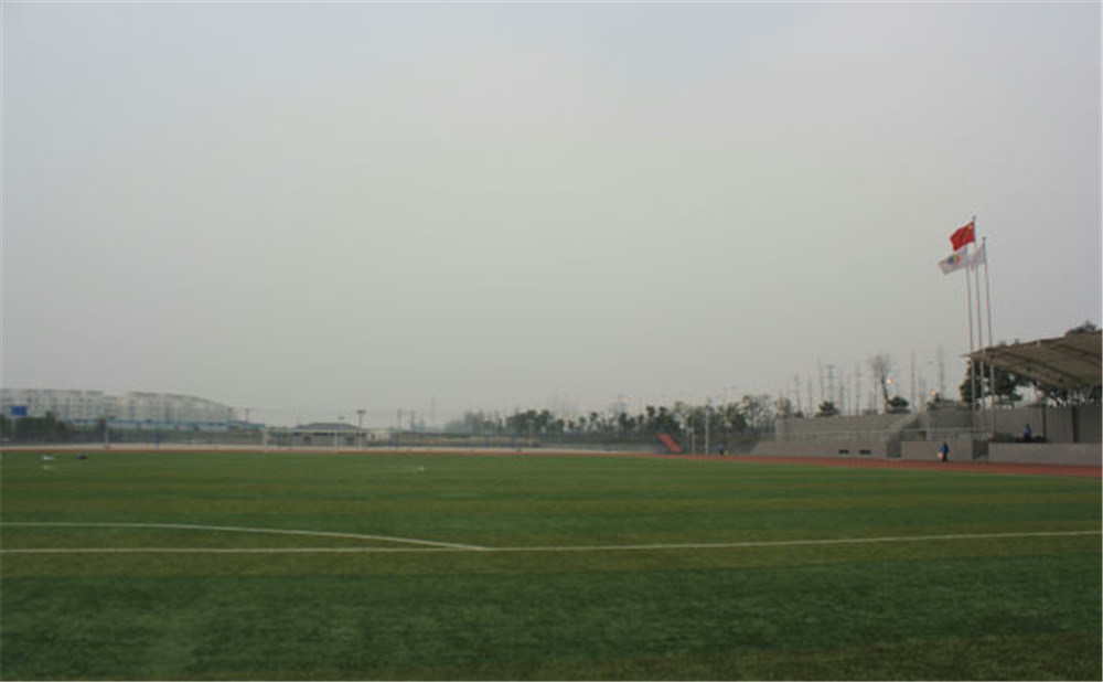 成都七中萬達(dá)學(xué)校的高中住宿怎么樣？