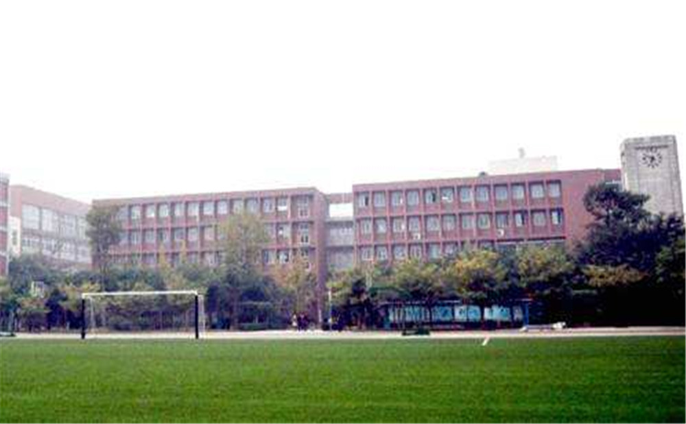 電子科技大學(xué)實(shí)驗(yàn)中學(xué)近三年的錄取分?jǐn)?shù)是多少？