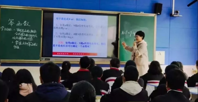蒲江中學近三年的錄取分數(shù)線是多少？