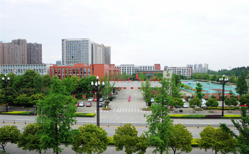 香城中學的高中住宿怎么樣？