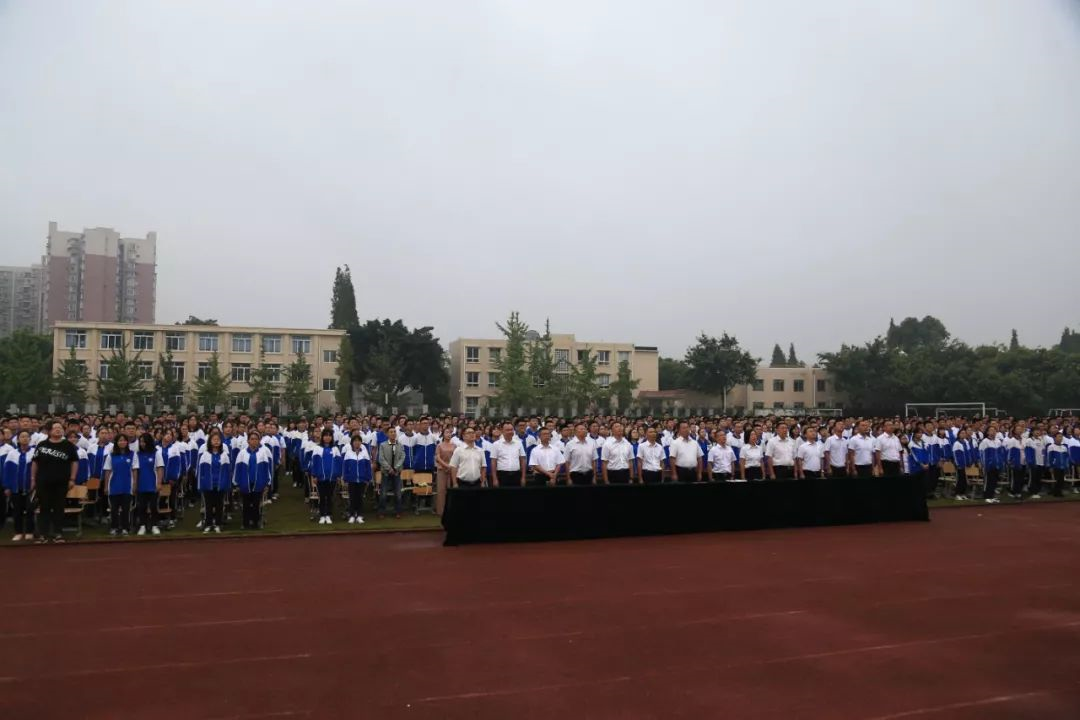 華潤高級中學近三年的錄取分數(shù)線是多少？