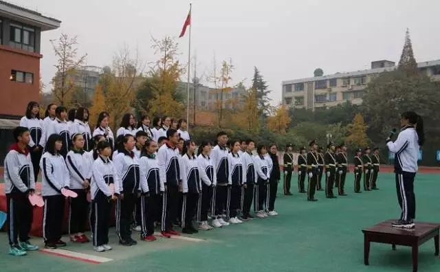 新津中學(xué)的升學(xué)率是多少？