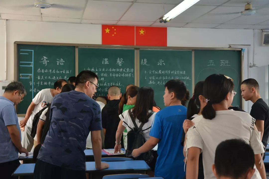 成都新世紀(jì)外國語學(xué)校的宿舍怎么樣？
