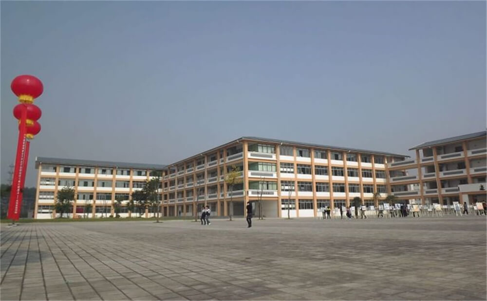 城廂中學(xué)高中一年的學(xué)費(fèi)多少錢？