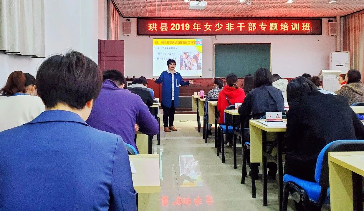 成都七中實(shí)驗(yàn)學(xué)校高中一年的學(xué)費(fèi)是多少？