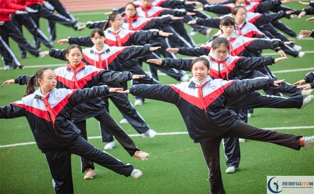 成都西川中學(xué)高中部的錄取分?jǐn)?shù)是多少？