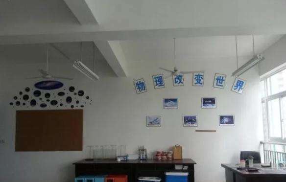 中考成都市泡桐樹(shù)中學(xué)的招生分?jǐn)?shù)線(xiàn)是多少？