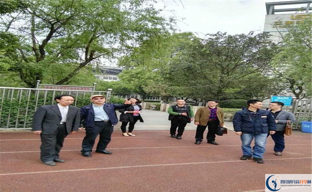 成都嘉祥外國語學(xué)校一年的學(xué)費(fèi)是多少？