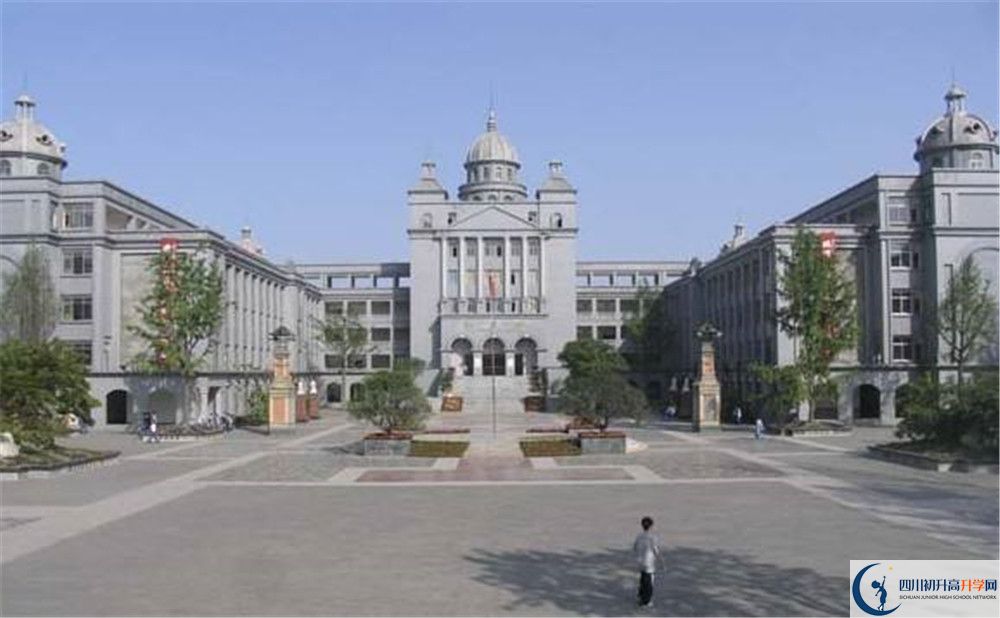 成都石室外國語學(xué)校的分數(shù)線數(shù)多少？