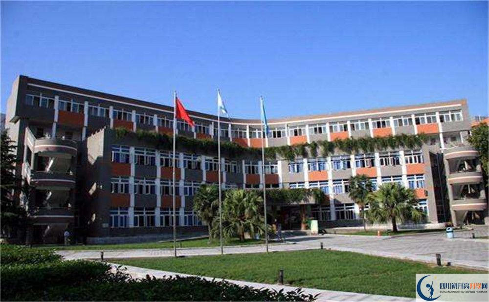 近幾年成都七中高新校區(qū)高中錄取的分數線是多少？
