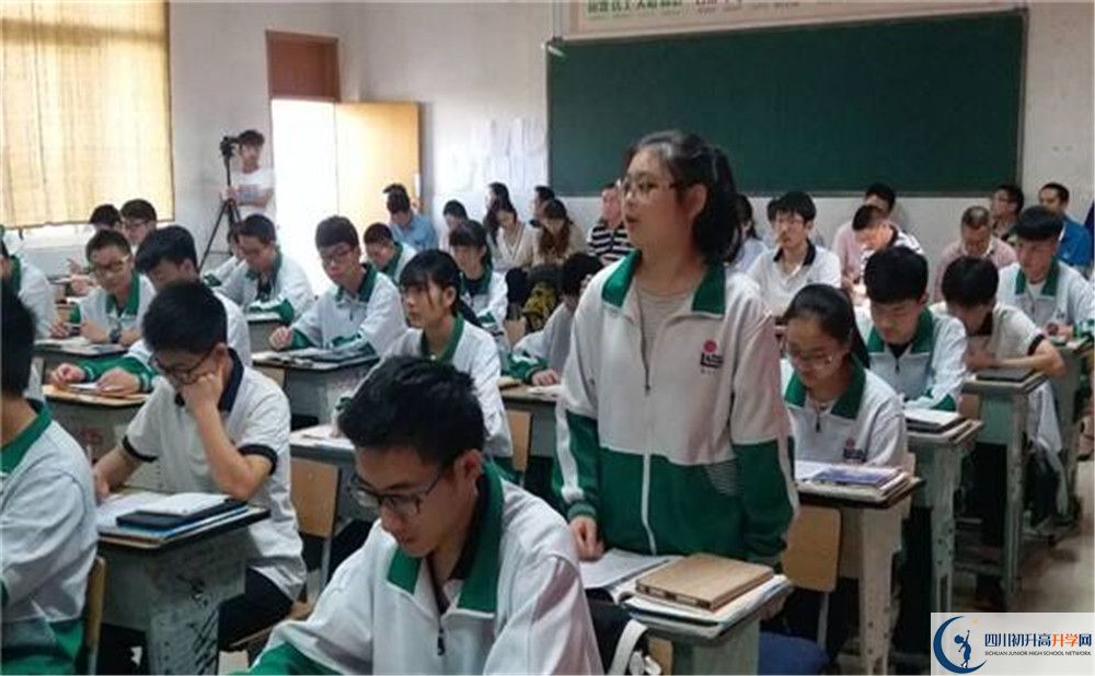 溫江二中的分?jǐn)?shù)線大概是多少？