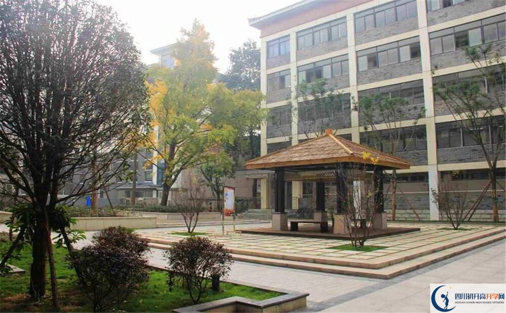 成都市西北中學高中歷年來的分數(shù)線是多少分？