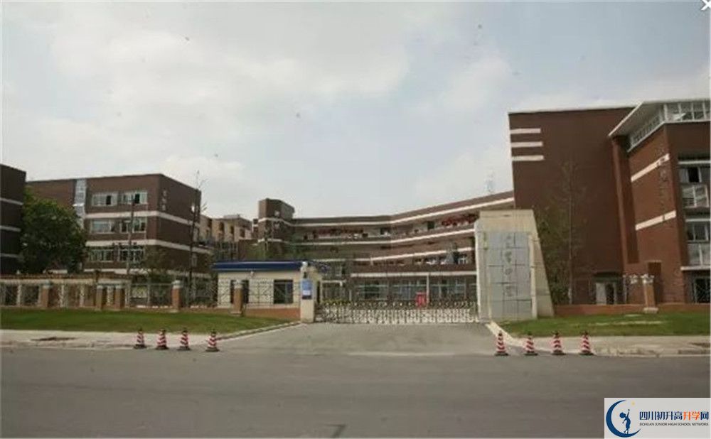 金牛中學(xué)2020年清華北大上人數(shù)是多少？