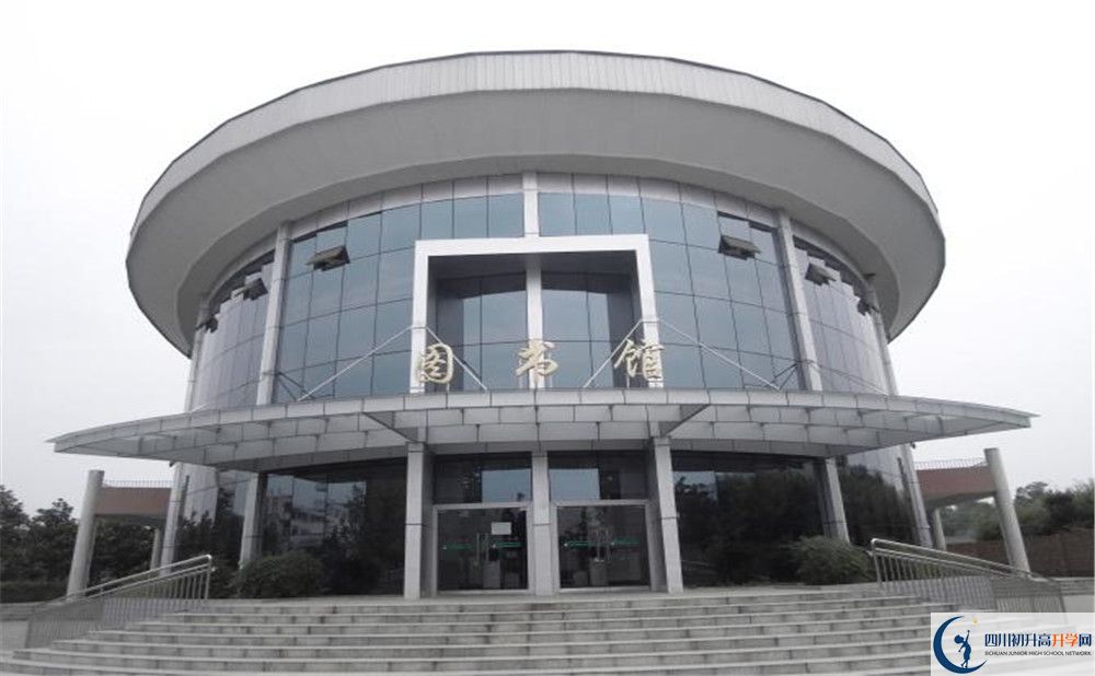成都市龍泉中學(xué)住宿條件怎么樣？					