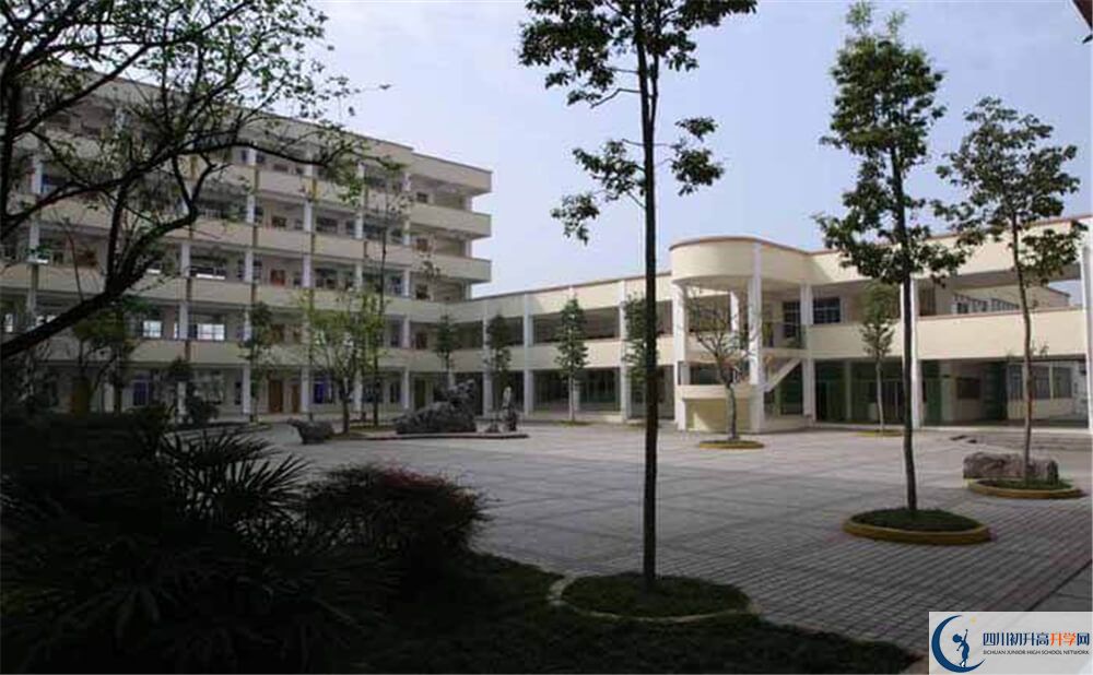都江堰外國語實驗學(xué)校住宿條件怎么樣？